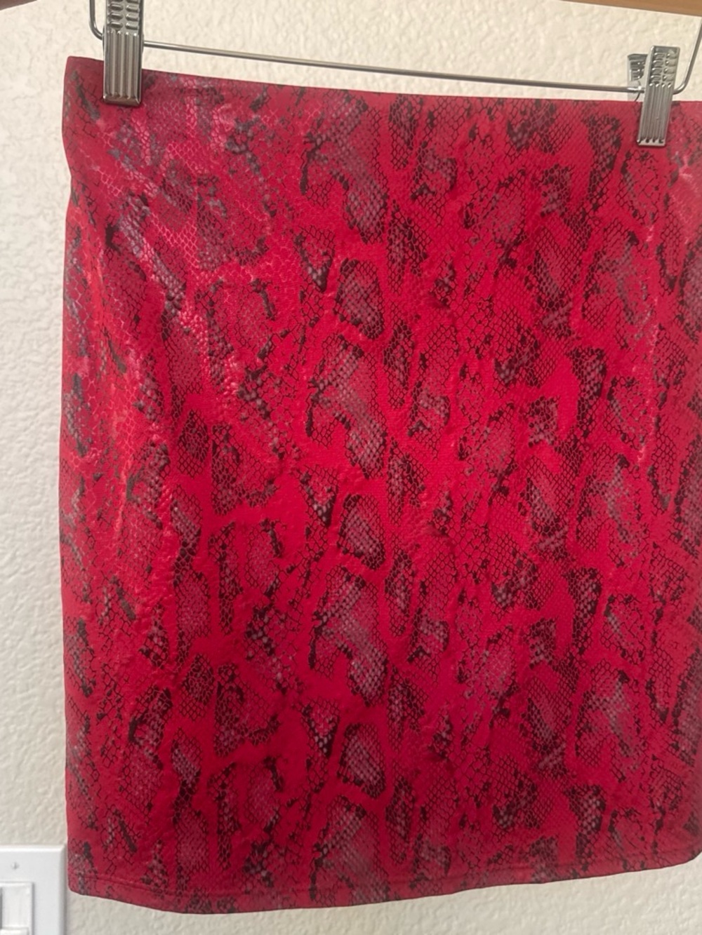 Windsor Red Snake-Print Pencil Skirt
